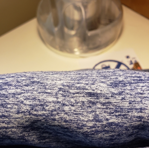 COPY - Oiselle Lux Hoodie, Grounded/Fresh (Blue), Size M, EUC - Picture 9 of 10